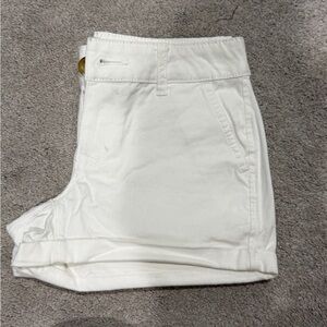 SO White High-Waist Casual Shorts